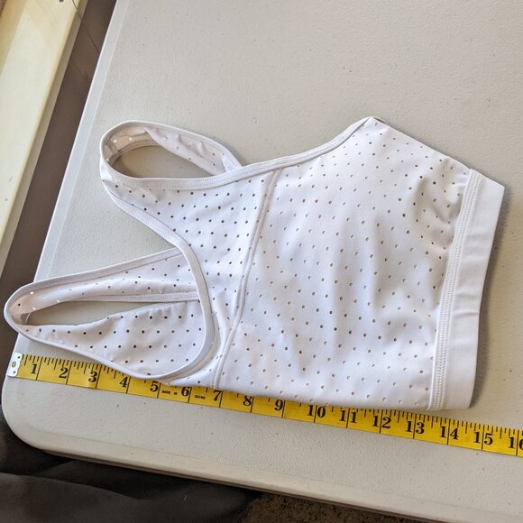 Buffbunny sports bra with crisscross back and removeable cups - Picture 7 of 8